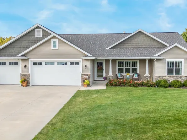 W7294 Moonlight Dr, Greenville, WI 54942