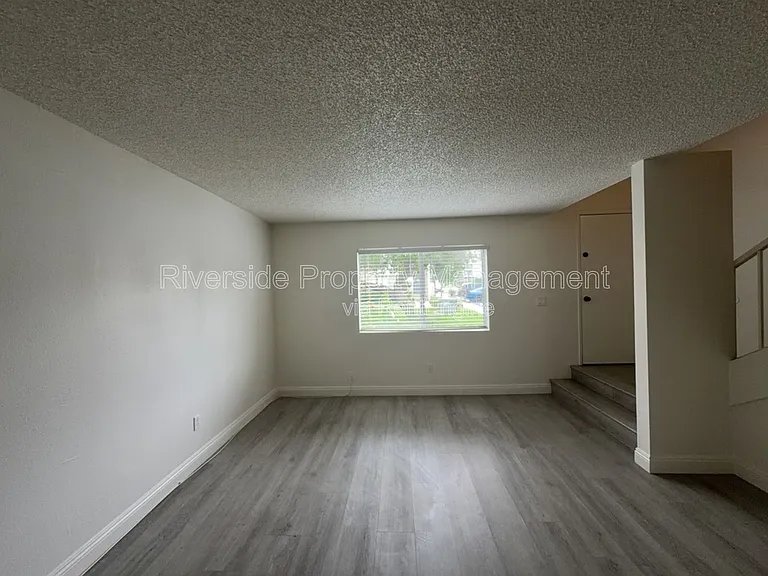 2255 Cahuilla St #105 — Photo 5