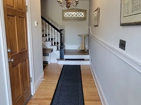 88 Corey St Floor 2, West Roxbury, MA 02132