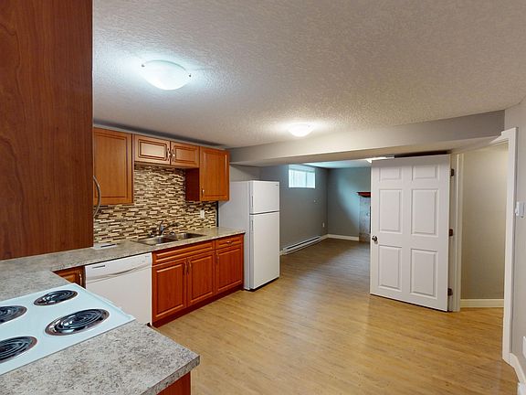 5th image of 152 Whitehorn Cres NE