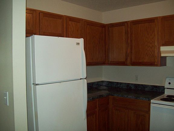 4th image of 618 Country Lane Dr