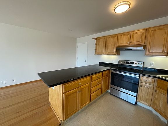 2nd image of 479 Buena Vista Avenue East 202 #202-202-202