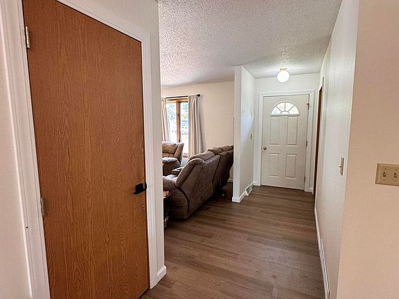 5th image of 812 5th Ave NW