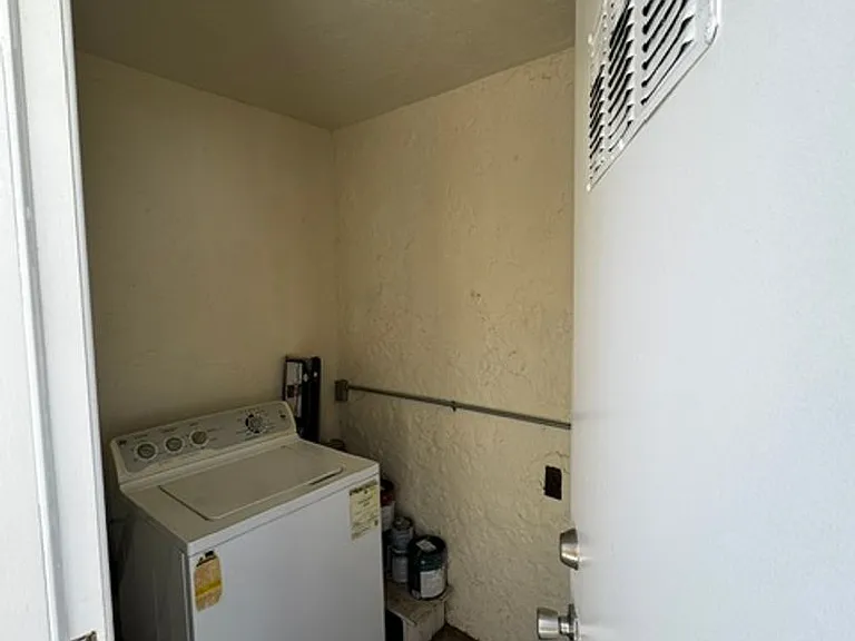 1088 Bangor Ln — Photo 24
