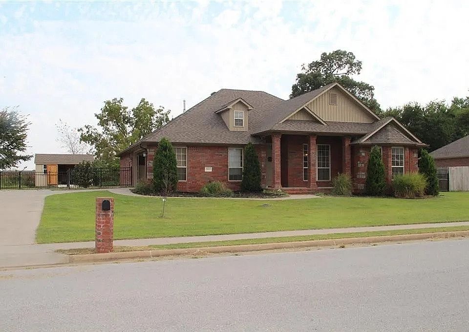 2nd image of 1816 Sandpiper Ave