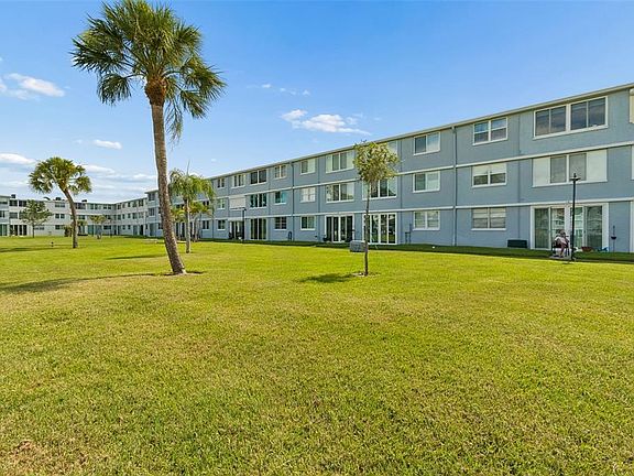 3rd image of 4715 BAY STREET NE #223