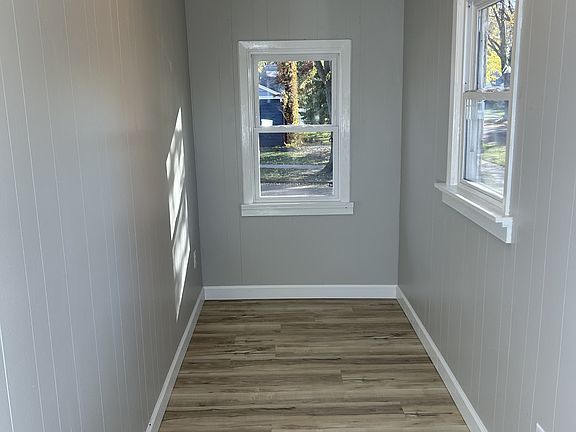 3rd image of 2220 S 1st Ave