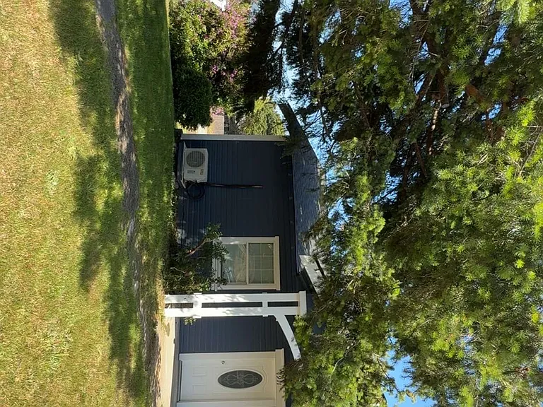 1911 Maple St — Photo 1