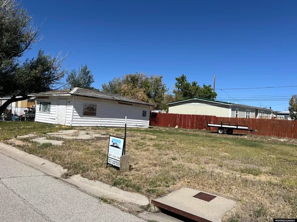 219 E Center St, Rawlins, WY 82301