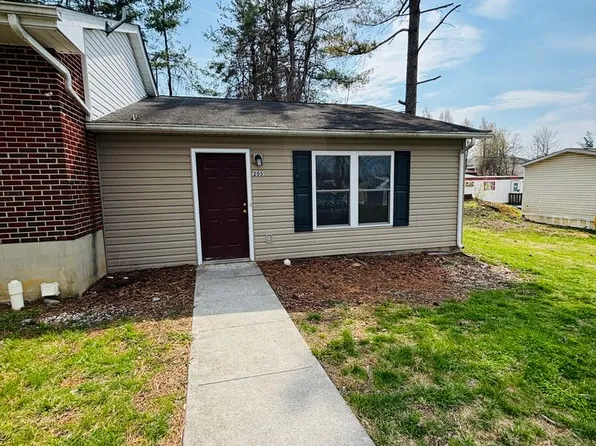 205 Freestone Dr NE, Christiansburg, VA 24073