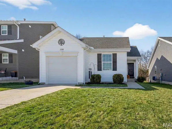 2288 Windswept Farms Dr, Eureka, MO 63025