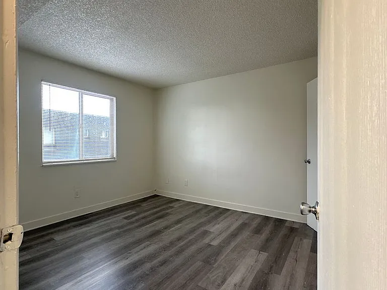1380 Riverpoint — Photo 16