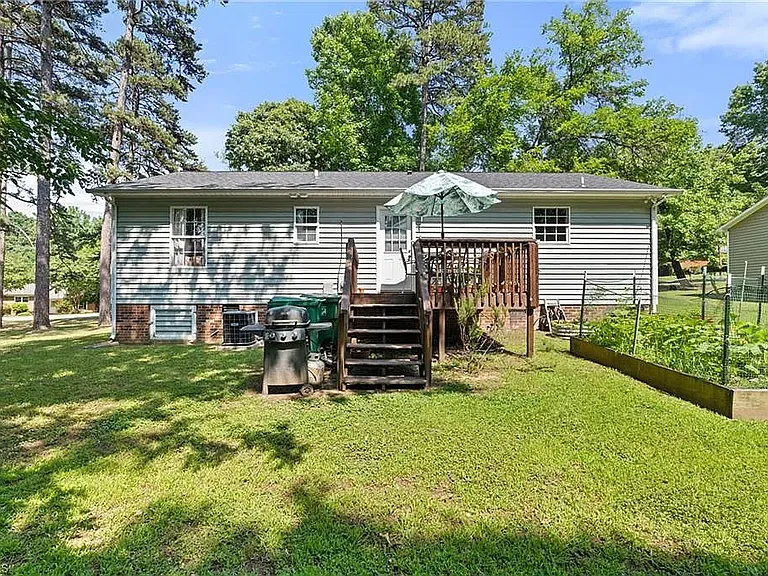 610 Vista Cir — Photo 20