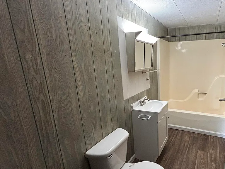 1030 Thornton Ave — Photo 25