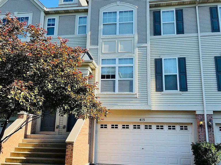 415 N Commerce St — Photo 1