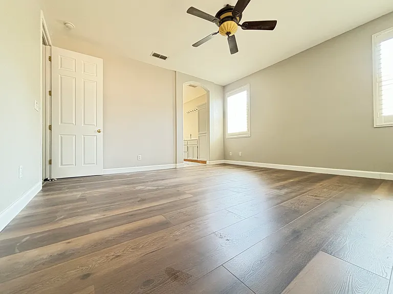 5404 Friesian Way — Photo 13
