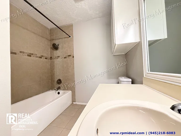 7832 Pebblebrook Dr — Photo 15