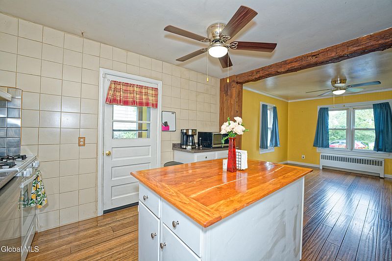 4th image of 91 Pinehurst Avenue