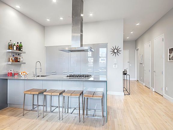 2nd image of 420 W 25th St APT 4C