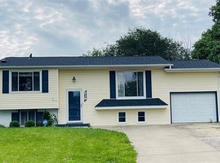 628 Valley View Dr, Bethalto, IL 62010