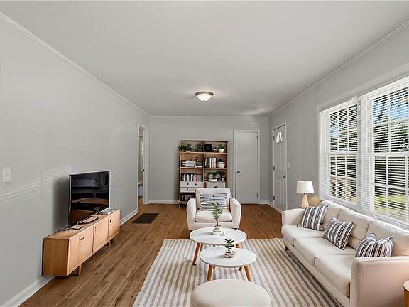 2nd image of 2666 Blount St