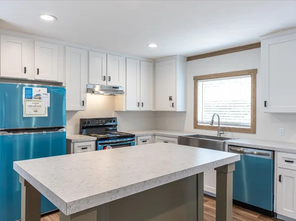 5913 Lake Granbury Trl, Granbury, TX 76048