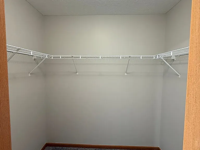 544 Sycamore Dr — Photo 18