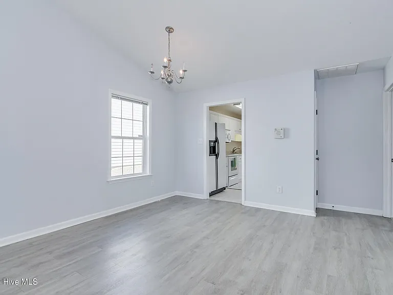1723 Elizabeth St — Photo 6