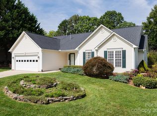 31 N Wintergarden Rd, Fletcher, NC 28732