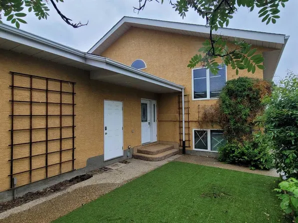 10606 W 90th St, Peace River, AB T8S 1Z4