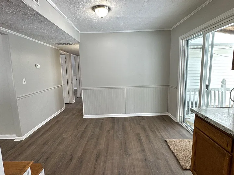 338 N Skyline Dr — Photo 8