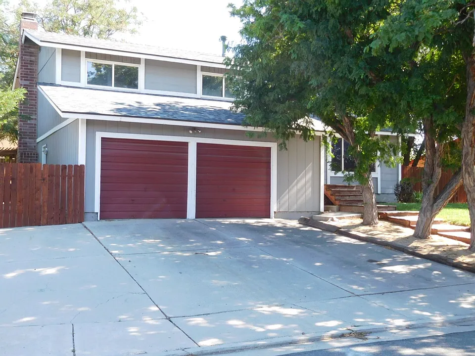 1325 Williams Cir