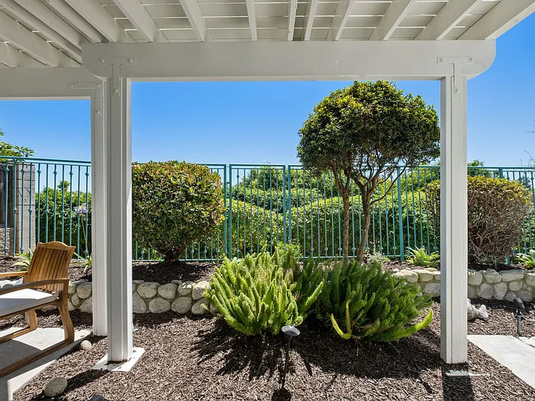 23952 Dory Dr — Photo 39