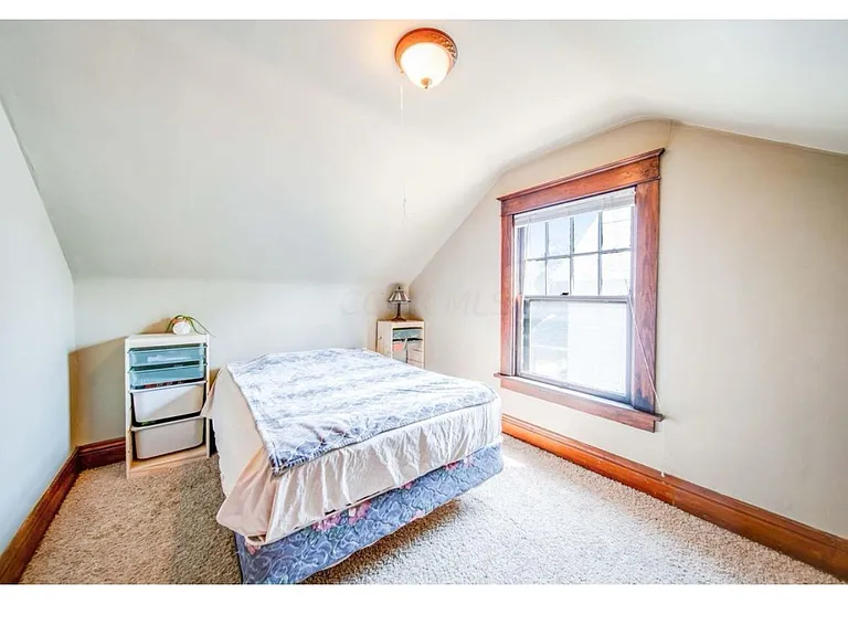 299 E Woodrow Ave — Photo 29