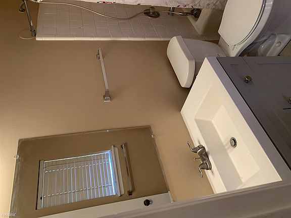 487D02D8-F9E6-40E9-A294-95294553629B