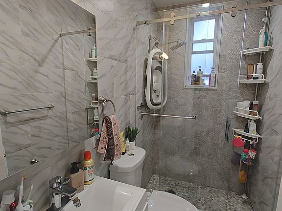 5th image of 3450 42nd St APT 2R