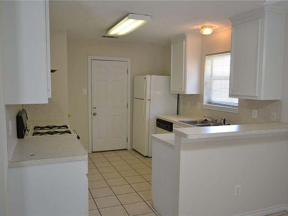 1st image of 2507 Westwood Main Dr