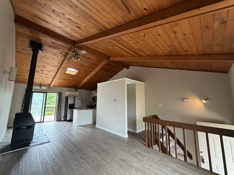 546 El Paseo Pl — Photo 1