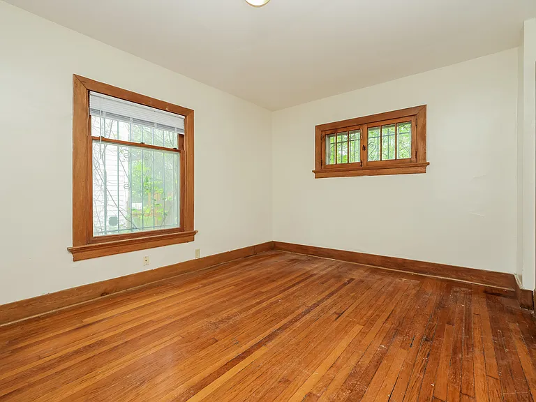1242 Wilson Dr — Photo 7