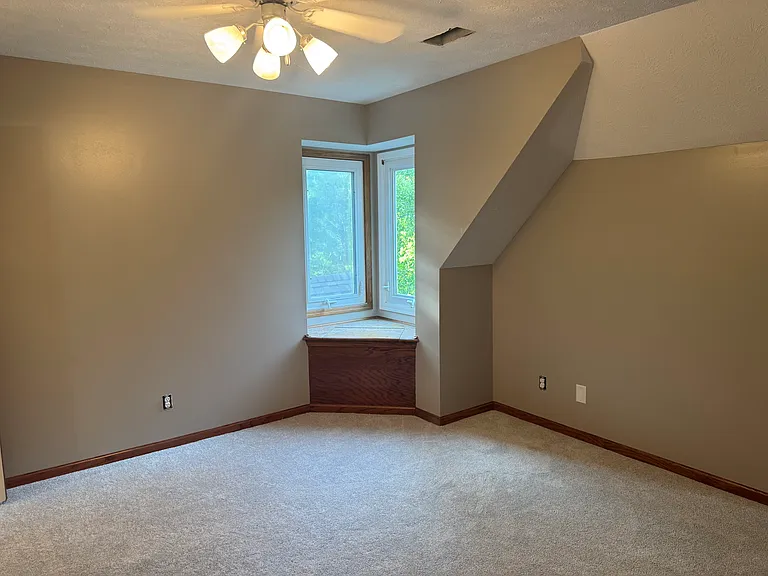 16728 Leavenworth Cir — Photo 38