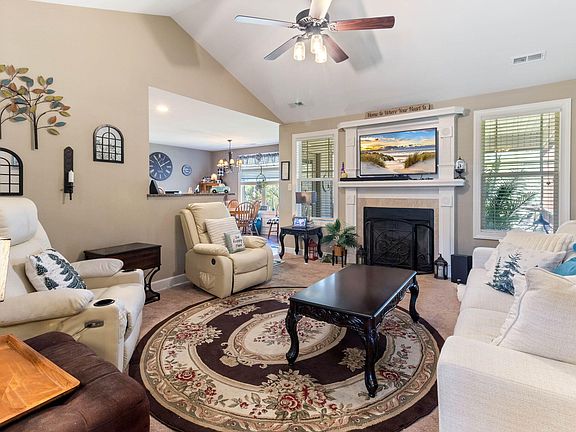 5th image of 71 Shetland Ln