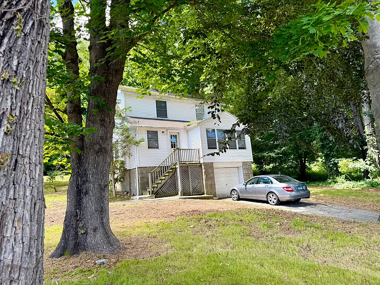 111 Nameaug Ave — Photo 2