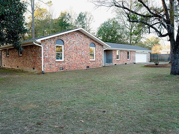 3rd image of 101 Briarhill Rd