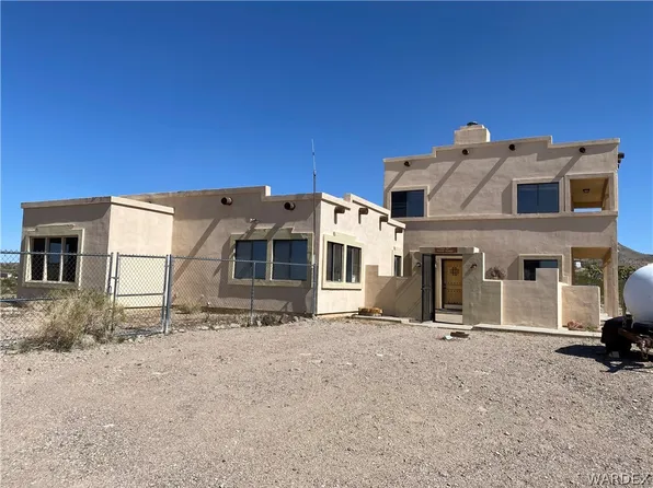 8053 W Paso Robles Drive, White Hills, AZ 86445