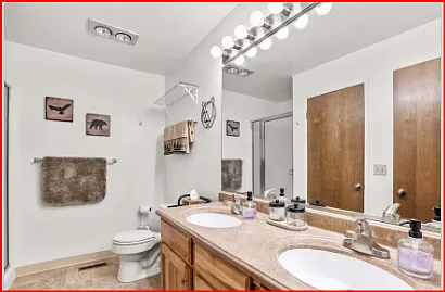 bathroom w/ shower