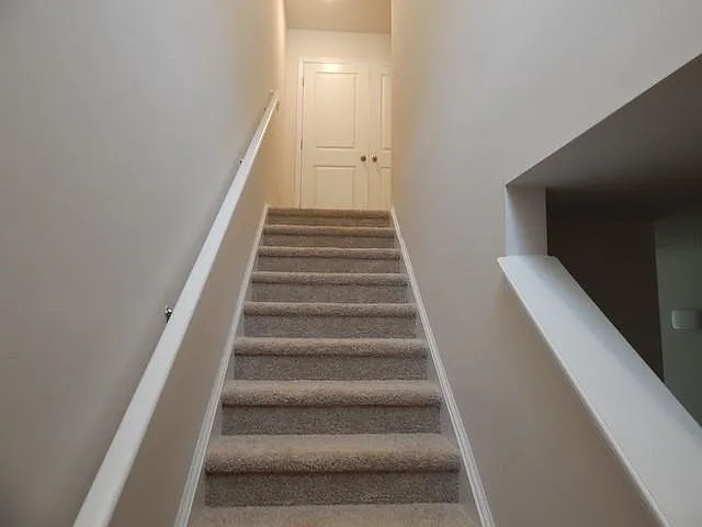 208 Oakmont Valley Trl — Photo 5