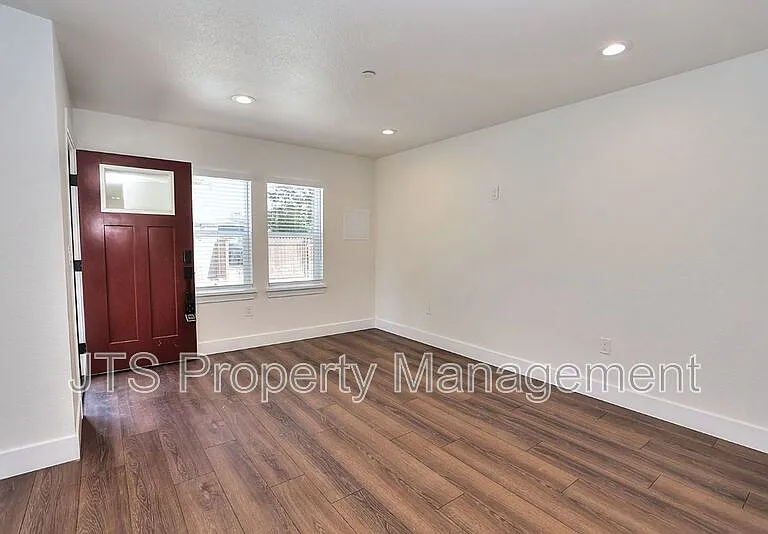 4712 65th St — Photo 7