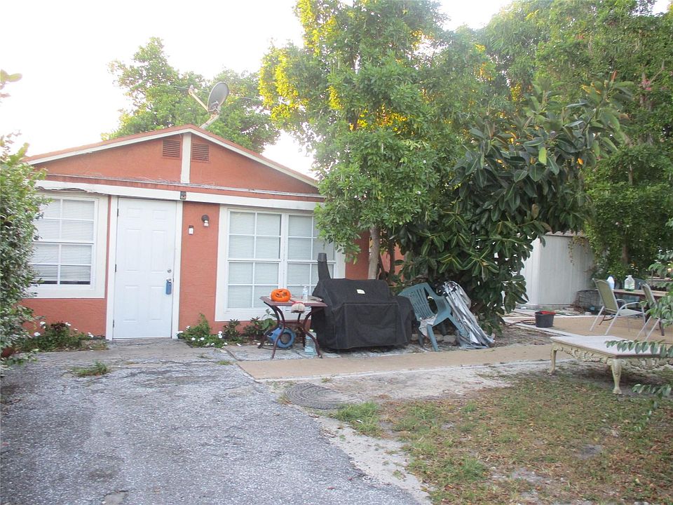 2nd image of 228 SE 3rd Avenue