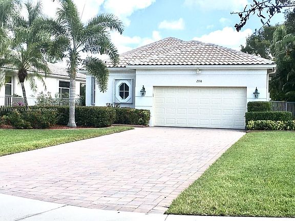 3rd image of 2558 Bay Pointe Dr
