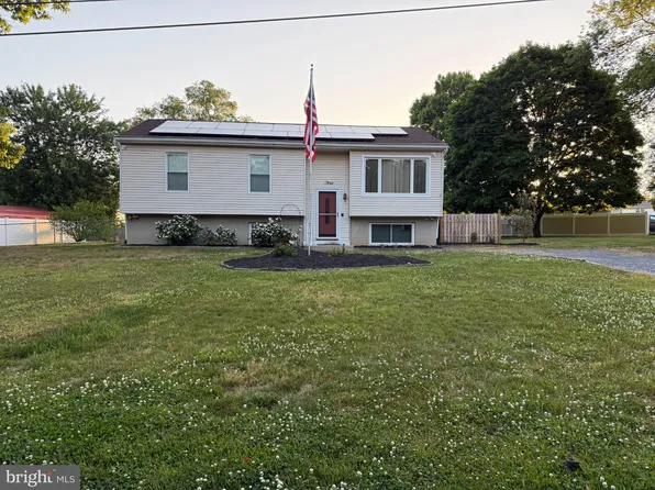 3 Lauffer Ln, Sewell, NJ 08080